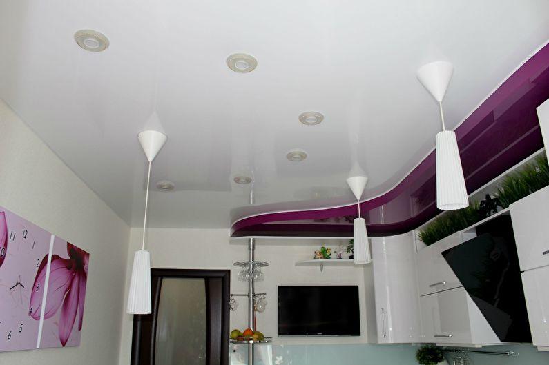 Белый натяжной потолок на кухне - фото