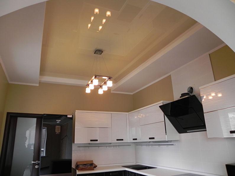 Натяжной потолок на кухне - фото