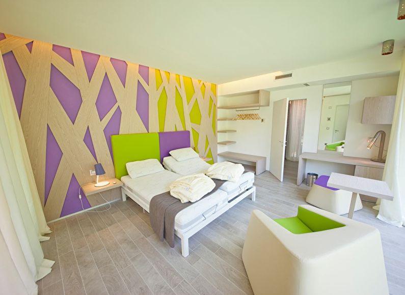 Сочетание цветов в интерьере спальни - фиолетовый с зеленым и белым