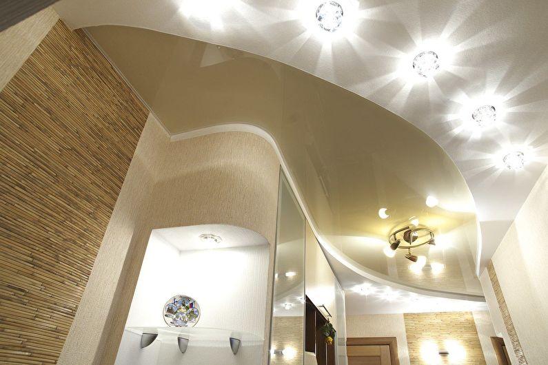 Комбинированные потолки из гипсокартона в прихожей