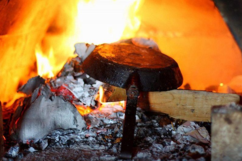 Как очистить от нагара чугунную сковороду - Прокаливание на огне