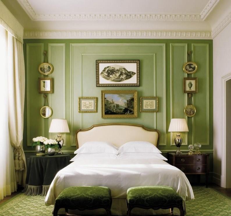 Дизайн маленькой спальни в классическом стиле - фото