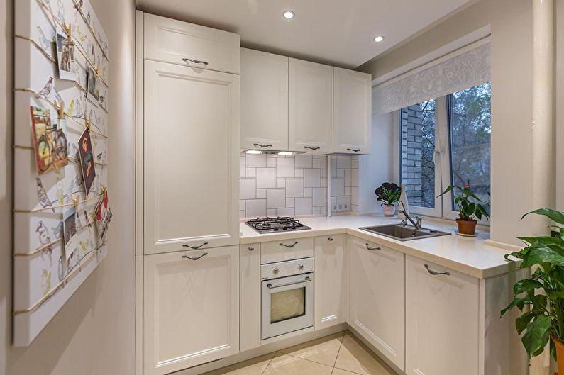 Белая кухня в двухкомнатной квартире-хрущевке - дизайн интерьера